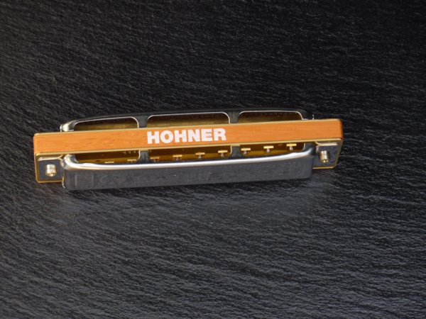 Hohner Blues Harp MS Rückseite mit Deckelplattenöffnungen
