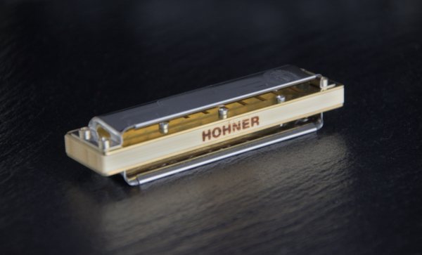 Hohner Marine Band Crossover weite Oeffnung der Deckelplatten hinten